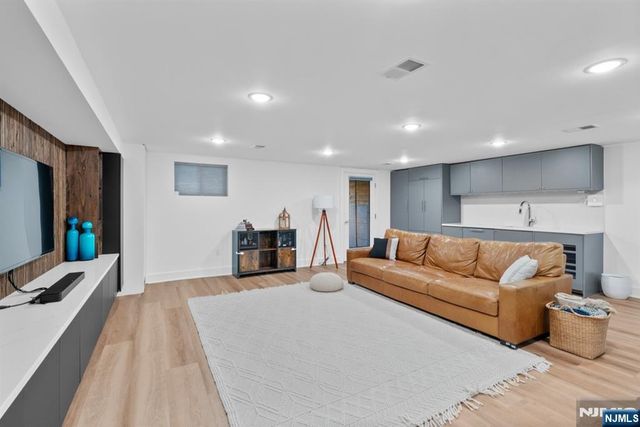 10 Bright Street 1, Jersey City, NJ 07302