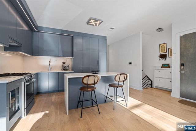 10 Bright Street 1, Jersey City, NJ 07302