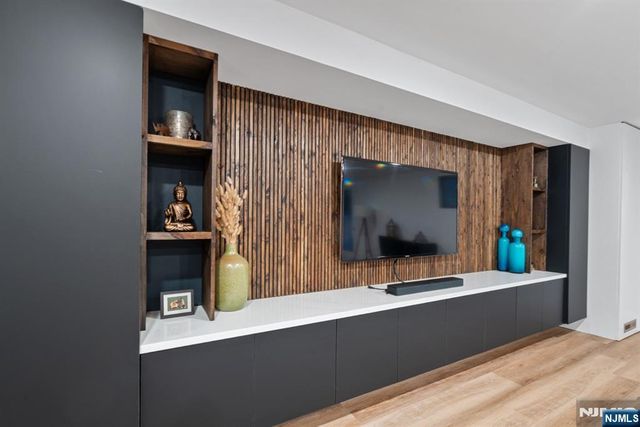 10 Bright Street 1, Jersey City, NJ 07302