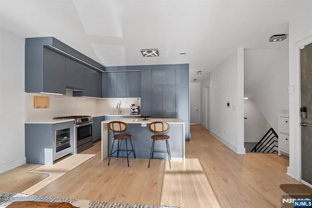 10 Bright Street 1, Jersey City, NJ 07302