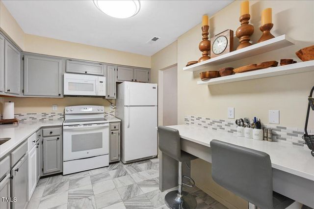 250 S Estes Drive Apt 115, Chapel Hill, NC 27514