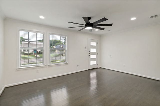 6502 Howard Avenue, Dallas, TX 75227