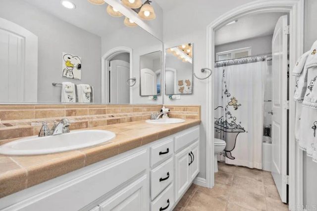 923 Citrine Way, San Diego, CA 92078