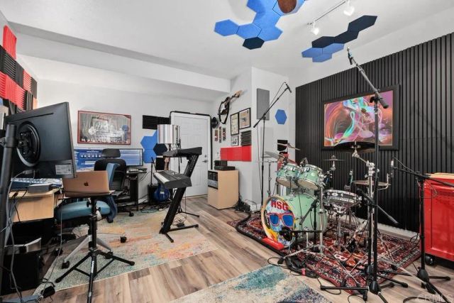 923 Citrine Way, San Diego, CA 92078