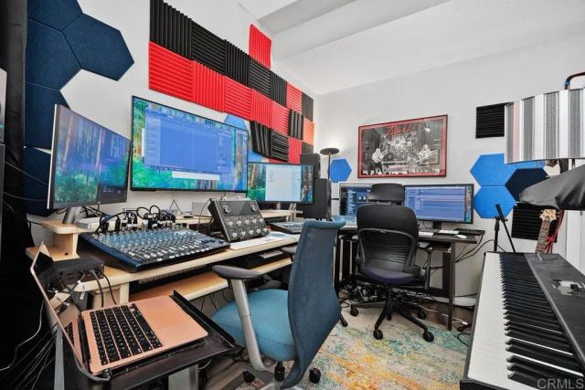 923 Citrine Way, San Diego, CA 92078