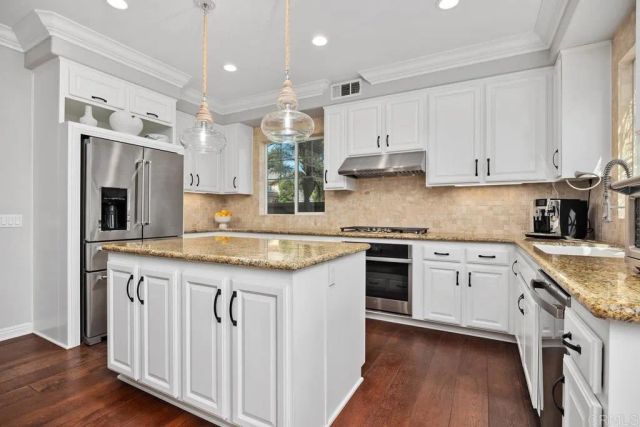 923 Citrine Way, San Diego, CA 92078