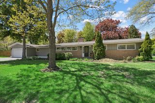 505 S Butterfield Road, Libertyville, IL 60048
