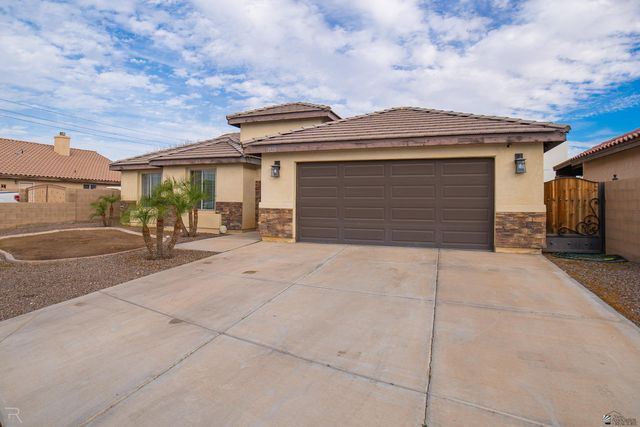 1520 N Jennifer Ave, Somerton, AZ 85350