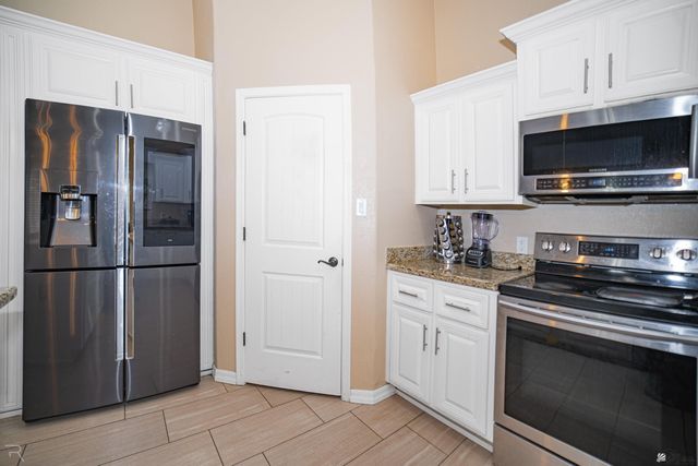 1520 N Jennifer Ave, Somerton, AZ 85350