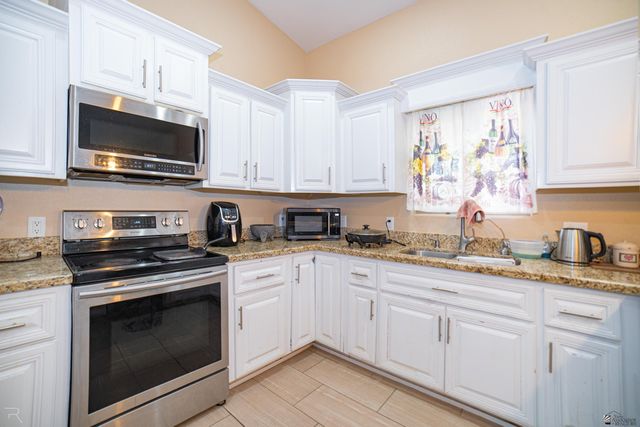 1520 N Jennifer Ave, Somerton, AZ 85350