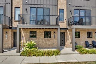 1087 Hampton Circle, Detroit, MI 48207