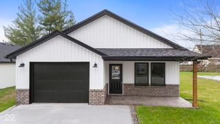 633 W Cherry Street, Scottsburg, IN 47170