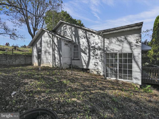 1734 THOMPSON AVE, Annville, PA 17003