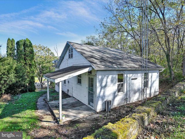 1734 THOMPSON AVE, Annville, PA 17003