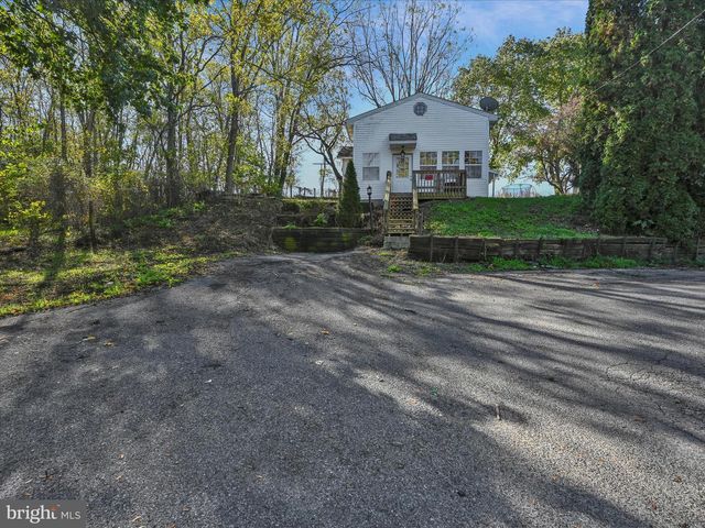 1734 THOMPSON AVE, Annville, PA 17003