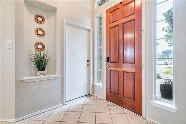 210 Meadow Woods DR, Kyle, TX 78640