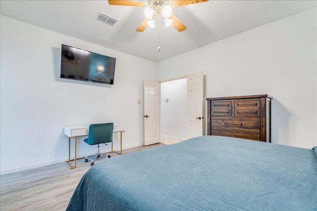 210 Meadow Woods DR, Kyle, TX 78640