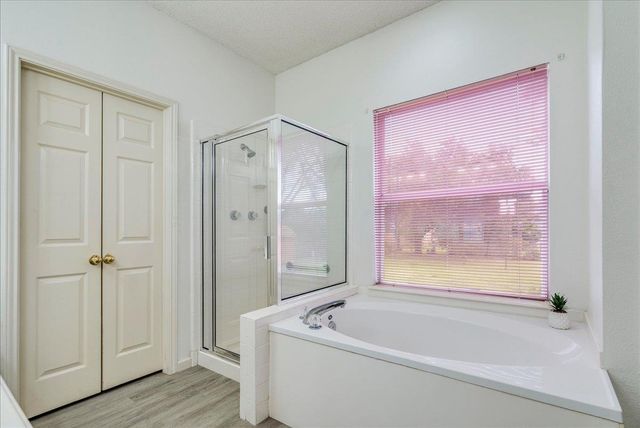 210 Meadow Woods DR, Kyle, TX 78640