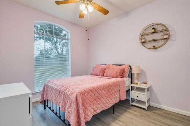 210 Meadow Woods DR, Kyle, TX 78640