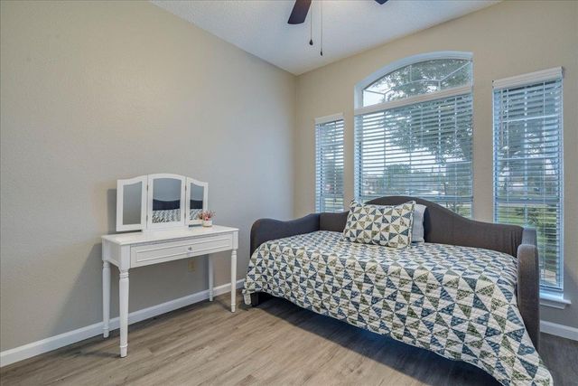 210 Meadow Woods DR, Kyle, TX 78640