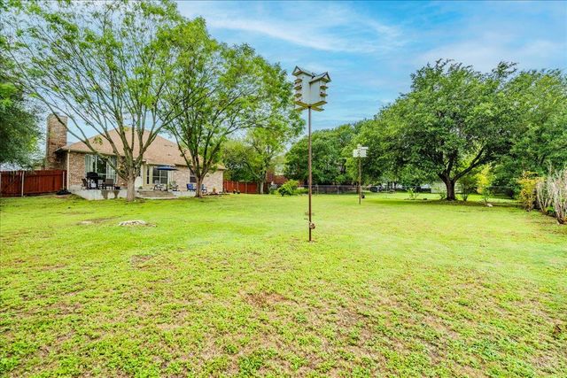 210 Meadow Woods DR, Kyle, TX 78640