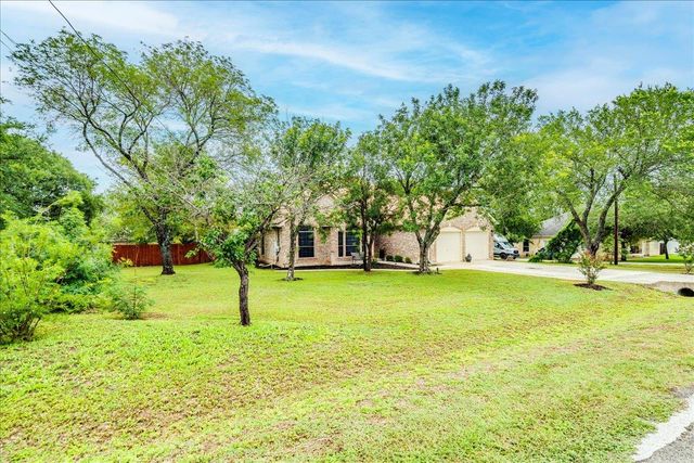210 Meadow Woods DR, Kyle, TX 78640