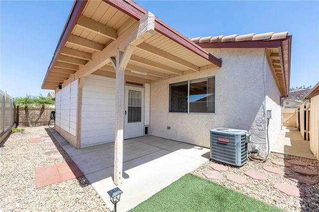28285 Calle Lustrosos, Menifee, CA 92585