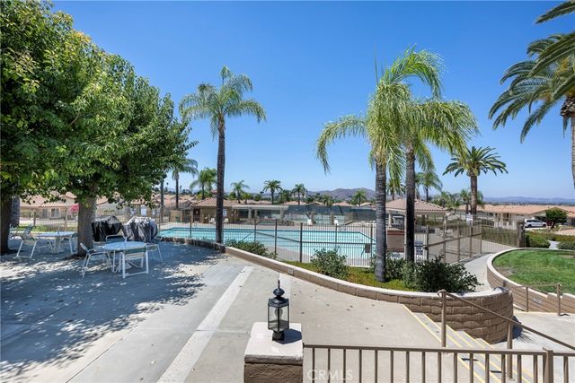 28285 Calle Lustrosos, Menifee, CA 92585
