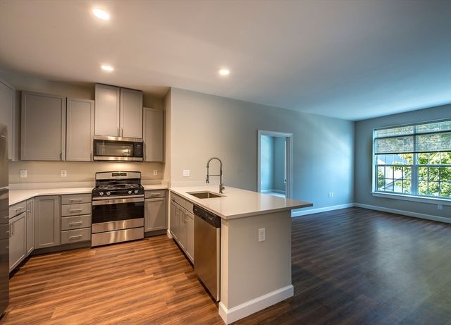 72 Flint Street 3102, Salem, MA 01970