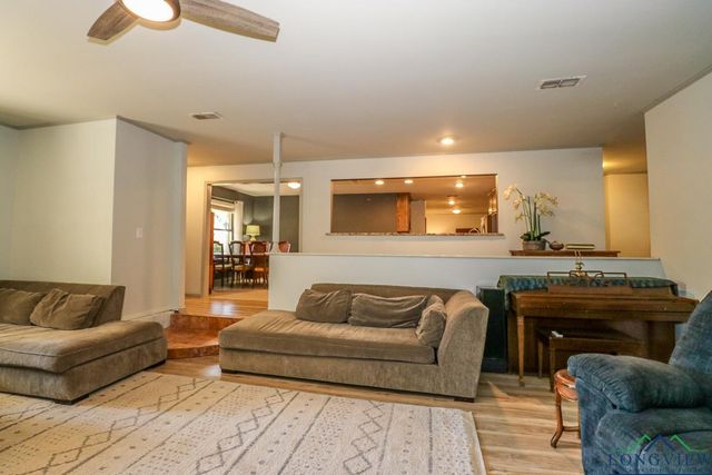 395 Delmora Drive, Longview, TX 75605