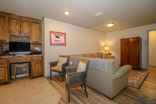 395 Delmora Drive, Longview, TX 75605