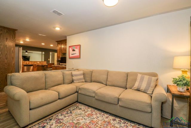 395 Delmora Drive, Longview, TX 75605