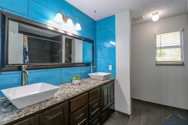 395 Delmora Drive, Longview, TX 75605