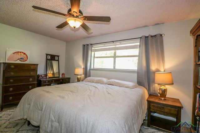 395 Delmora Drive, Longview, TX 75605