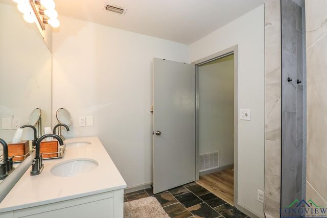 395 Delmora Drive, Longview, TX 75605