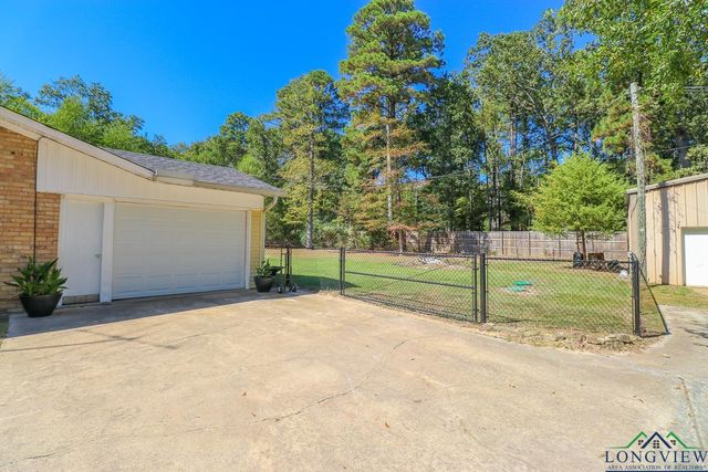 395 Delmora Drive, Longview, TX 75605