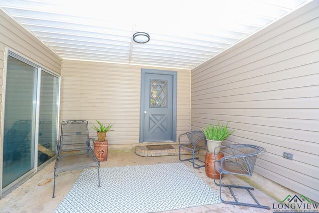 395 Delmora Drive, Longview, TX 75605