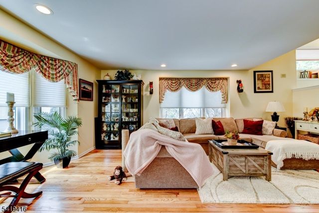 18 Dockery Dr, West Orange Twp., NJ 07052