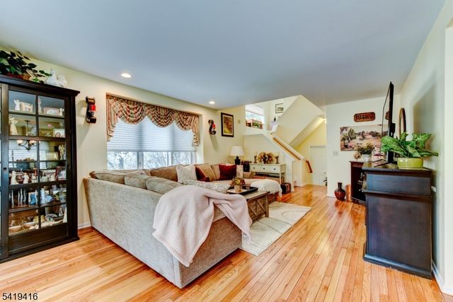 18 Dockery Dr, West Orange Twp., NJ 07052