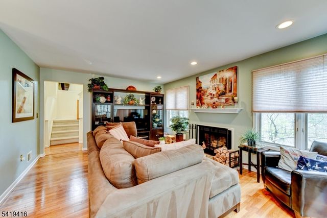 18 Dockery Dr, West Orange Twp., NJ 07052