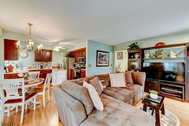 18 Dockery Dr, West Orange Twp., NJ 07052