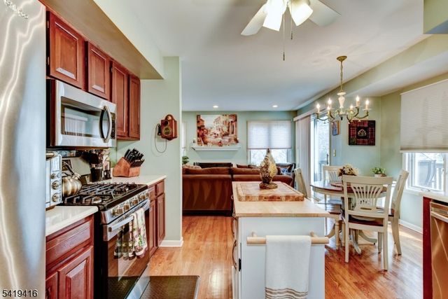 18 Dockery Dr, West Orange Twp., NJ 07052