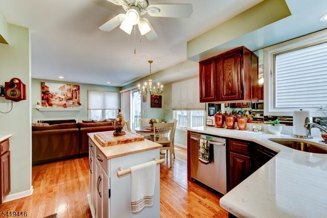 18 Dockery Dr, West Orange Twp., NJ 07052