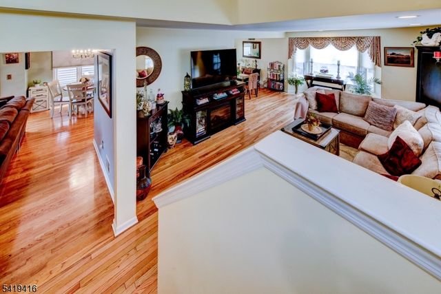 18 Dockery Dr, West Orange Twp., NJ 07052