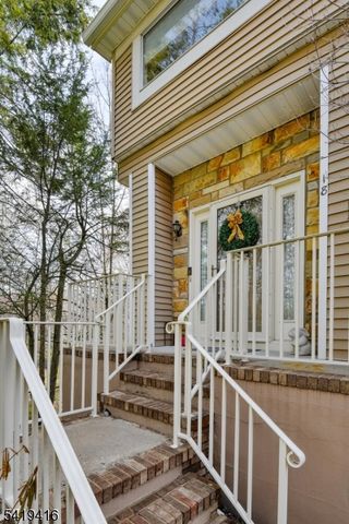 18 Dockery Dr, West Orange Twp., NJ 07052