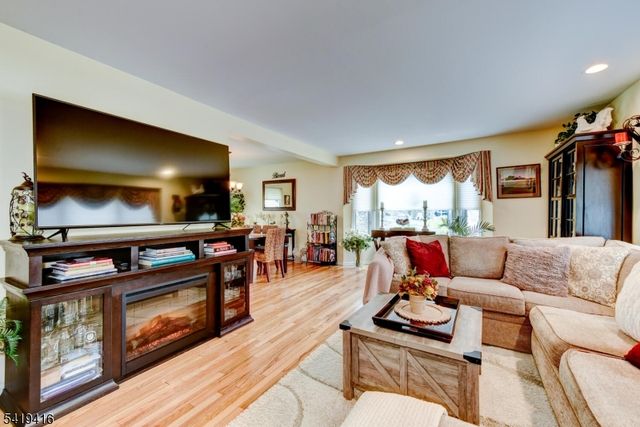 18 Dockery Dr, West Orange Twp., NJ 07052