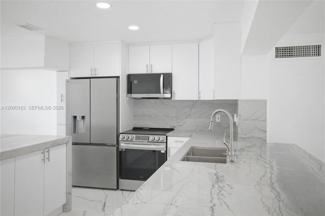 7051 SW 29th St, Miramar, FL 33023