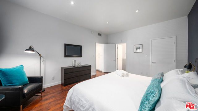 1818 Thayer Avenue 102, Los Angeles, CA 90025