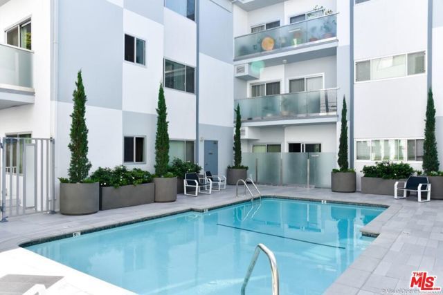 1818 Thayer Avenue 102, Los Angeles, CA 90025