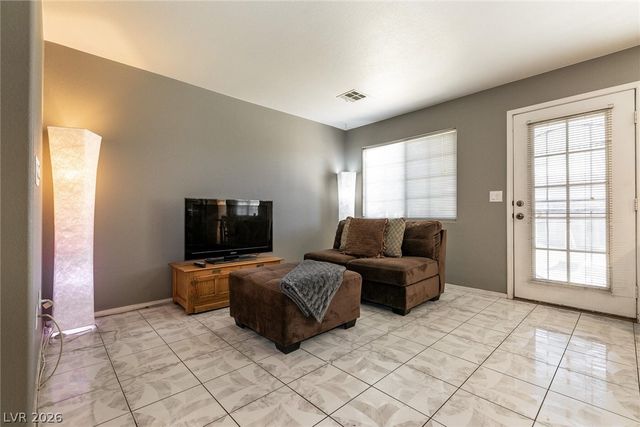 1956 Vista Malaga Street 103, Las Vegas, NV 89106